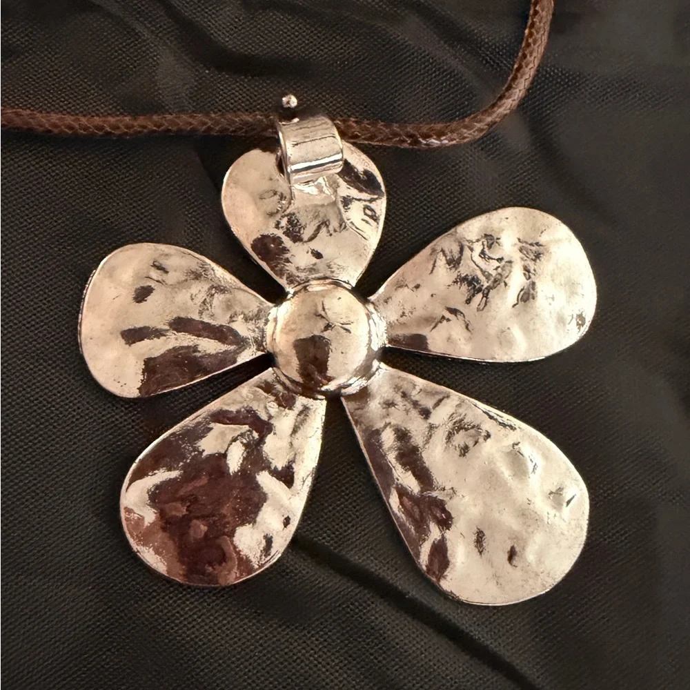 Silver Flower Pendant Necklace - Picture 1 of 2